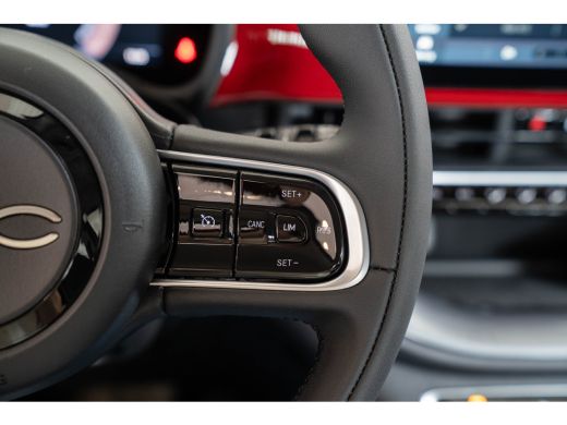 Fiat 500e 42 kWh | Camera | Parkeersensoren Voor & Achter | Navigatie | Apple Carplay & Android Auto | Keyl... ActivLease financial lease