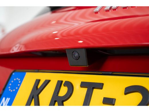 Fiat 500e 42 kWh | Camera | Parkeersensoren Voor & Achter | Navigatie | Apple Carplay & Android Auto | Keyl... ActivLease financial lease