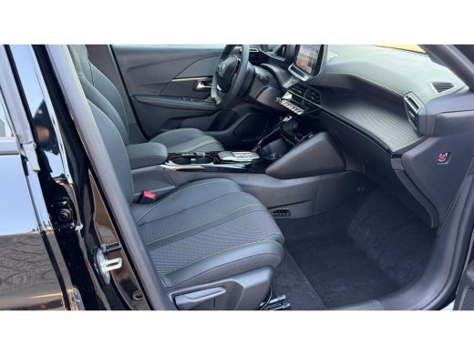 Peugeot e-208 GT | Elektrische parkeerrem | Elektrische parkeerrem | Extra getinte achterste zijruiten en achte... ActivLease financial lease
