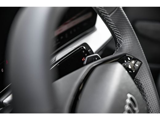 Audi Q3 S edition | Adaptive cruise control | Audi sound system | Cruise control ActivLease financial lease