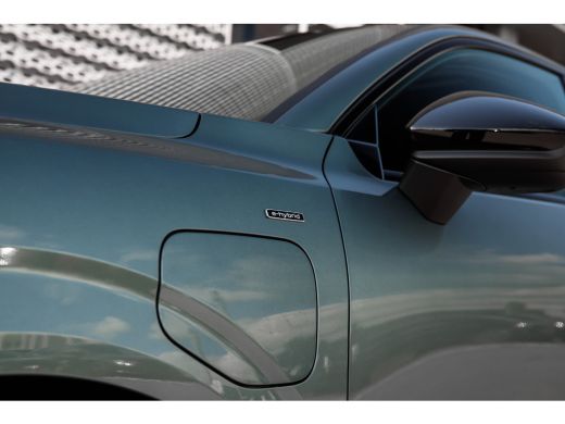 Audi Q3 S edition | Adaptive cruise control | Audi sound system | Cruise control ActivLease financial lease
