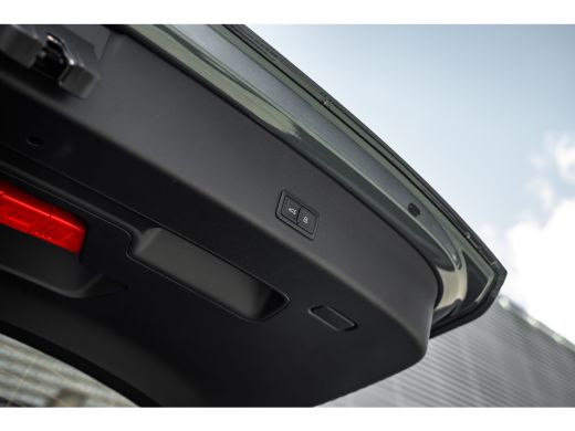 Audi Q3 S edition | Adaptive cruise control | Audi sound system | Cruise control ActivLease financial lease