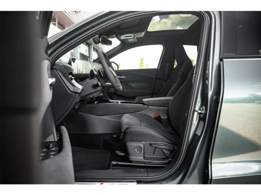 Audi Q3 S edition | Adaptive cruise control | Audi sound system | Cruise control ActivLease financial lease