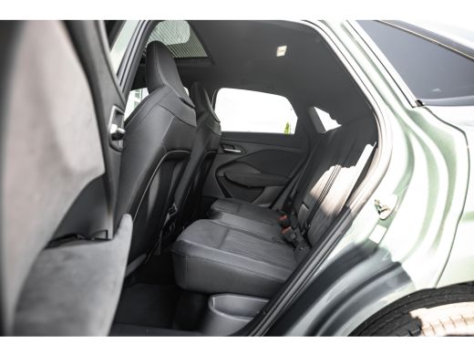 Audi Q3 S edition | Adaptive cruise control | Audi sound system | Cruise control ActivLease financial lease