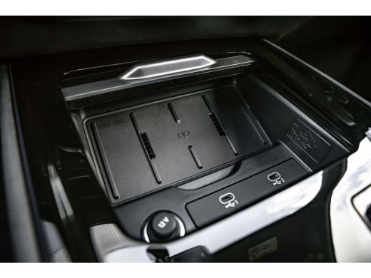 Audi Q3 S edition | Adaptive cruise control | Audi sound system | Cruise control ActivLease financial lease