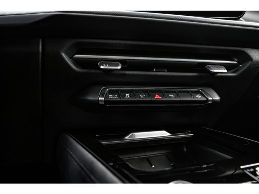 Audi Q3 S edition | Adaptive cruise control | Audi sound system | Cruise control ActivLease financial lease