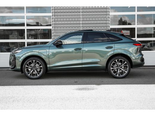 Audi Q3 S edition | Adaptive cruise control | Audi sound system | Cruise control ActivLease financial lease