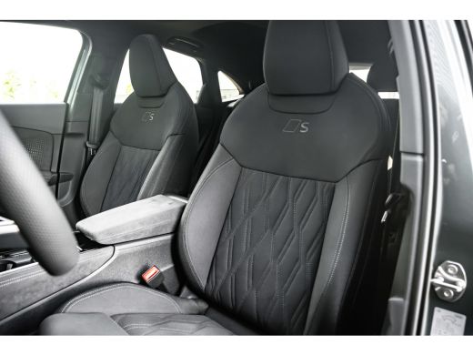 Audi Q3 S edition | Adaptive cruise control | Audi sound system | Cruise control ActivLease financial lease