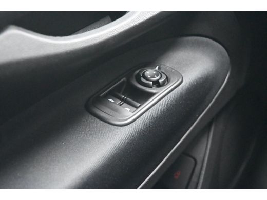 Fiat 500e Icon 42 kWh | Navigatie | Stoelverwarming | Achteruitrijcamera | Chrome | Climate Control | !! ActivLease financial lease