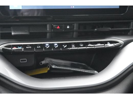 Fiat 500e Icon 42 kWh | Navigatie | Stoelverwarming | Achteruitrijcamera | Chrome | Climate Control | !! ActivLease financial lease