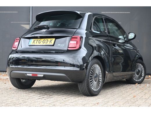 Fiat 500e Icon 42 kWh | Navigatie | Stoelverwarming | Achteruitrijcamera | Chrome | Climate Control | !! ActivLease financial lease