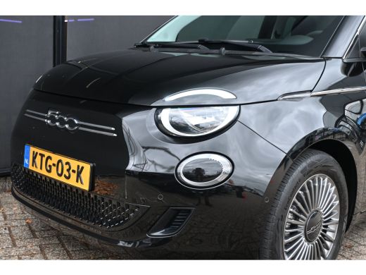 Fiat 500e Icon 42 kWh | Navigatie | Stoelverwarming | Achteruitrijcamera | Chrome | Climate Control | !! ActivLease financial lease