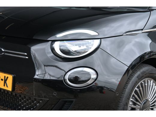 Fiat 500e Icon 42 kWh | Navigatie | Stoelverwarming | Achteruitrijcamera | Chrome | Climate Control | !! ActivLease financial lease