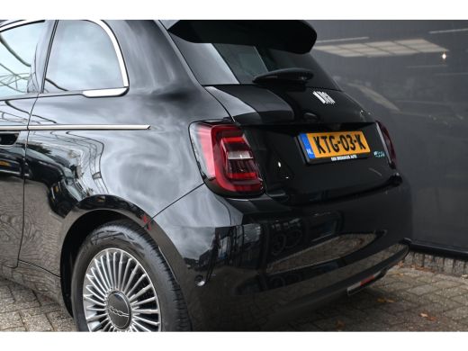 Fiat 500e Icon 42 kWh | Navigatie | Stoelverwarming | Achteruitrijcamera | Chrome | Climate Control | !! ActivLease financial lease