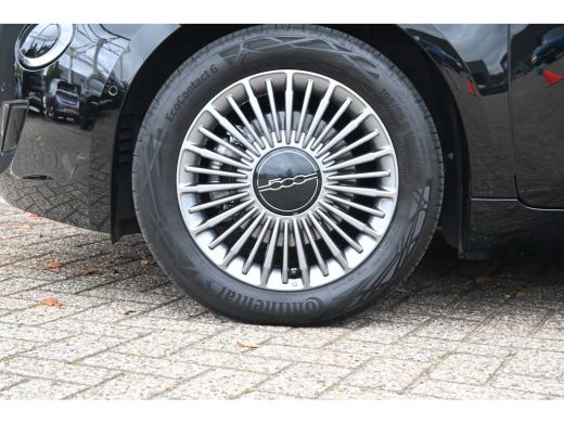 Fiat 500e Icon 42 kWh | Navigatie | Stoelverwarming | Achteruitrijcamera | Chrome | Climate Control | !! ActivLease financial lease