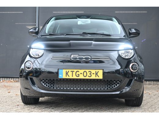 Fiat 500e Icon 42 kWh | Navigatie | Stoelverwarming | Achteruitrijcamera | Chrome | Climate Control | !! ActivLease financial lease