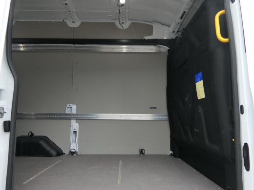 Ford E-Transit 350 L2H3 Trend 68 kWh | Laadruimte Pakket | Navigatie | Stoelverwarming | Bijrijdersbank | CarPla... ActivLease financial lease