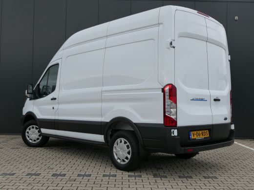 Ford E-Transit 350 L2H3 Trend 68 kWh | Laadruimte Pakket | Navigatie | Stoelverwarming | Bijrijdersbank | CarPla... ActivLease financial lease