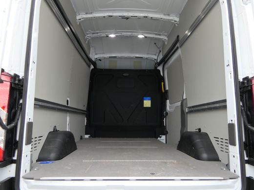 Ford E-Transit 350 L2H3 Trend 68 kWh | Laadruimte Pakket | Navigatie | Stoelverwarming | Bijrijdersbank | CarPla... ActivLease financial lease