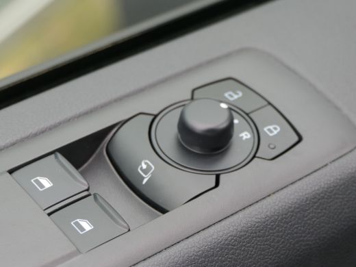 Ford E-Transit Custom 320 L1H1 Trend 71 kWh | Camera | Cruise Control | CarPlay/Android Auto | Bijrijdersbank | ActivLease financial lease