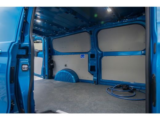 Ford E-Transit Custom Transit E-Custom Sport 340 L2 | Camera | 17'L.M. Velgen | Voorruit/Stoel verwarming | Camera | Cr... ActivLease financial lease