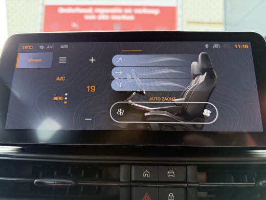 Jeep Avenger 100pk Altitude (Camera - Keyless Entry - Adaptieve Cruise Controle - Elektrische Klep - JBL - LED... ActivLease financial lease