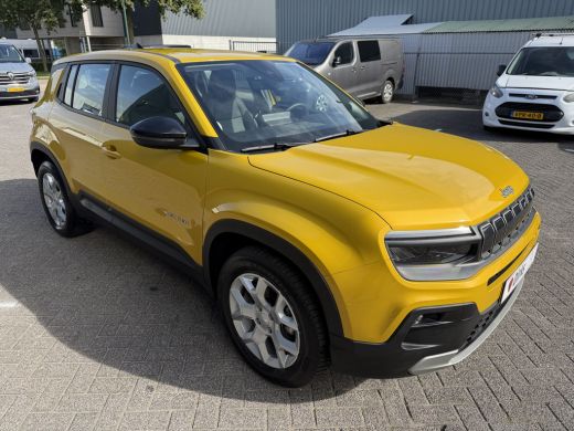 Jeep Avenger 100pk Altitude (Camera - Keyless Entry - Adaptieve Cruise Controle - Elektrische Klep - JBL - LED... ActivLease financial lease