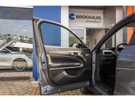 Jeep Avenger Altitude 54 kWh | Adaptive Cruise Control | Parkeersensoren achter | Full-LED koplampen | Apple C... ActivLease financial lease