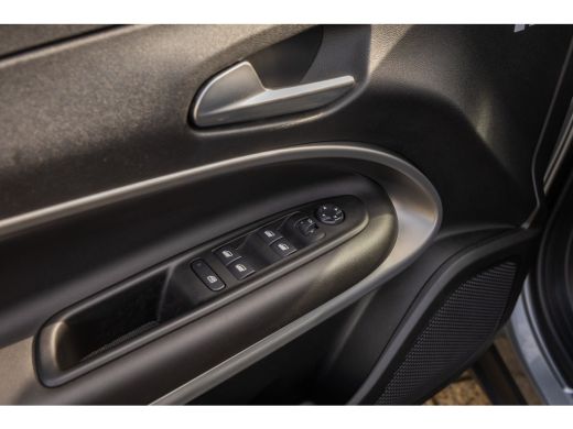Jeep Avenger Altitude 54 kWh | Adaptive Cruise Control | Parkeersensoren achter | Full-LED koplampen | Apple C... ActivLease financial lease
