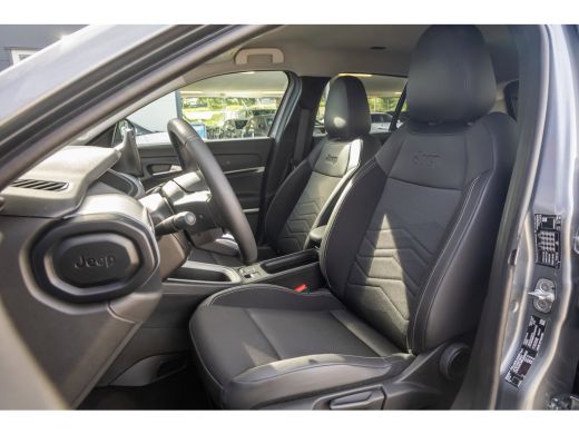 Jeep Avenger Altitude 54 kWh | Adaptive Cruise Control | Parkeersensoren achter | Full-LED koplampen | Apple C... ActivLease financial lease