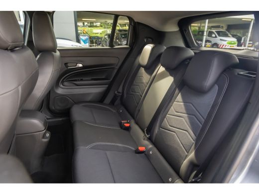 Jeep Avenger Altitude 54 kWh | Adaptive Cruise Control | Parkeersensoren achter | Full-LED koplampen | Apple C... ActivLease financial lease