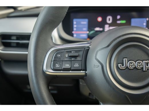 Jeep Avenger Altitude 54 kWh | Adaptive Cruise Control | Parkeersensoren achter | Full-LED koplampen | Apple C... ActivLease financial lease