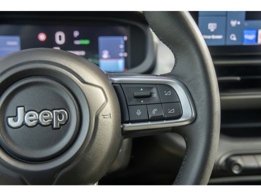 Jeep Avenger Altitude 54 kWh | Adaptive Cruise Control | Parkeersensoren achter | Full-LED koplampen | Apple C... ActivLease financial lease