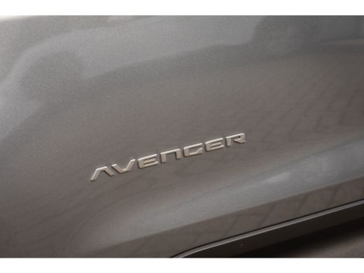 Jeep Avenger Altitude 54 kWh | Adaptive Cruise Control | Parkeersensoren achter | Full-LED koplampen | Apple C... ActivLease financial lease