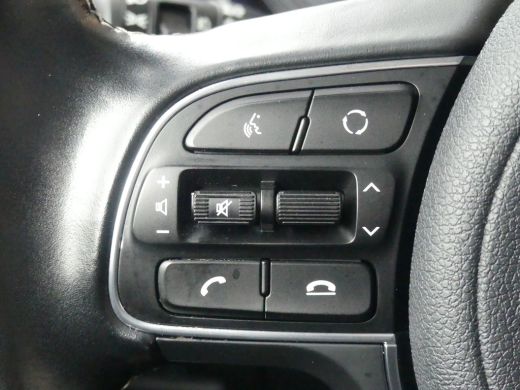 Kia e-Niro DynamicLine 64 kWh | SOH 92% | ADAPTIVE CRUISE | CAMERA | PARKEERSENSOREN | NAVI | LMV 17" | APPL... ActivLease financial lease