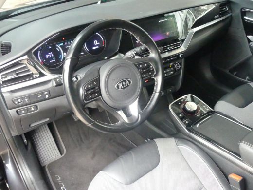 Kia e-Niro DynamicLine 64 kWh | SOH 92% | ADAPTIVE CRUISE | CAMERA | PARKEERSENSOREN | NAVI | LMV 17" | APPL... ActivLease financial lease