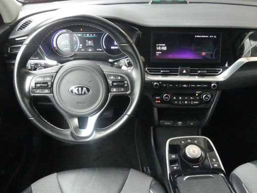 Kia e-Niro DynamicLine 64 kWh | SOH 92% | ADAPTIVE CRUISE | CAMERA | PARKEERSENSOREN | NAVI | LMV 17" | APPL... ActivLease financial lease