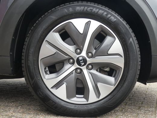 Kia e-Niro DynamicLine 64 kWh | SOH 92% | ADAPTIVE CRUISE | CAMERA | PARKEERSENSOREN | NAVI | LMV 17" | APPL... ActivLease financial lease
