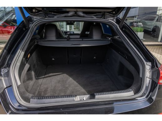 Mercedes-Benz CLA Shooting Brake 180 Business Solution AMG | Panoramadak | Stoelverwarming | Apple Carplay/Android ... ActivLease financial lease