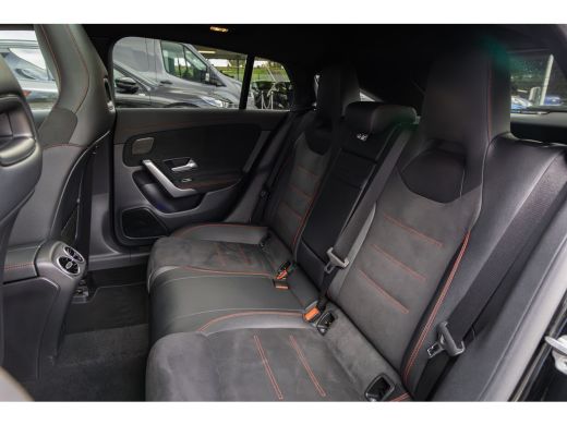 Mercedes-Benz CLA Shooting Brake 180 Business Solution AMG | Panoramadak | Stoelverwarming | Apple Carplay/Android ... ActivLease financial lease