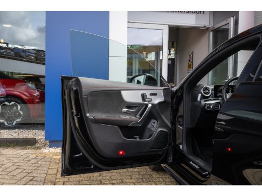 Mercedes-Benz CLA Shooting Brake 180 Business Solution AMG | Panoramadak | Stoelverwarming | Apple Carplay/Android ... ActivLease financial lease