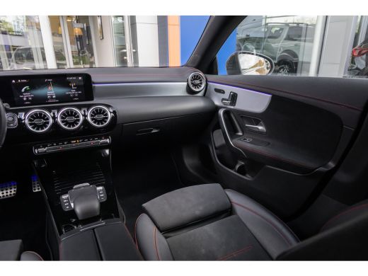 Mercedes-Benz CLA Shooting Brake 180 Business Solution AMG | Panoramadak | Stoelverwarming | Apple Carplay/Android ... ActivLease financial lease