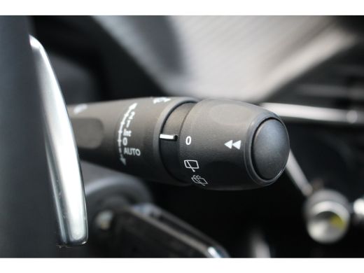 Peugeot 2008 1.2 Hybrid 145 Style | Climate & Cruise C. | CarPlay | LED | DAB + | | Climate & Cruise C. | CarP... ActivLease financial lease