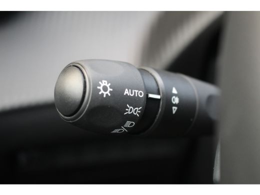 Peugeot 2008 1.2 Hybrid 145 Style | Climate & Cruise C. | CarPlay | LED | DAB + | | Climate & Cruise C. | CarP... ActivLease financial lease