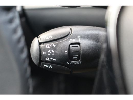 Peugeot 2008 1.2 Hybrid 145 Style | Climate & Cruise C. | CarPlay | LED | DAB + | | Climate & Cruise C. | CarP... ActivLease financial lease