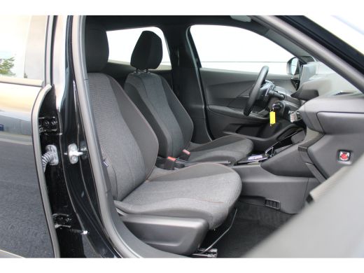 Peugeot 2008 1.2 Hybrid 145 Style | Climate & Cruise C. | CarPlay | LED | DAB + | | Climate & Cruise C. | CarP... ActivLease financial lease