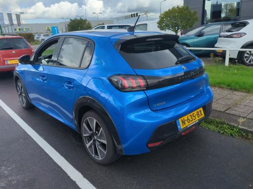 Peugeot e-208 EV GT 350 50 kWh | Fase 3 laden | Panoramadak | Navigatie | Camera | Apple carplay | NL auto | Fu... ActivLease financial lease