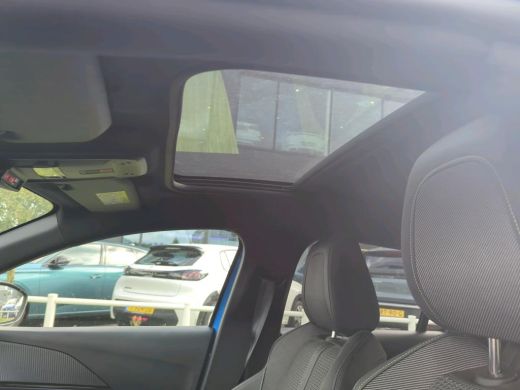 Peugeot e-208 EV GT 350 50 kWh | Fase 3 laden | Panoramadak | Navigatie | Camera | Apple carplay | NL auto | Fu... ActivLease financial lease