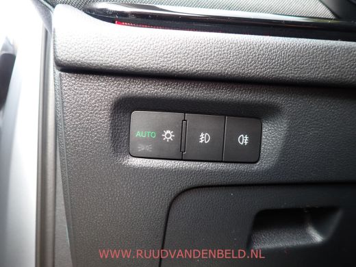 Skoda Octavia Combi 1.5 e-TSI / ACC / CARPLAY / KEYLESS / CAMERA / SFEERVERLICHTING ActivLease financial lease