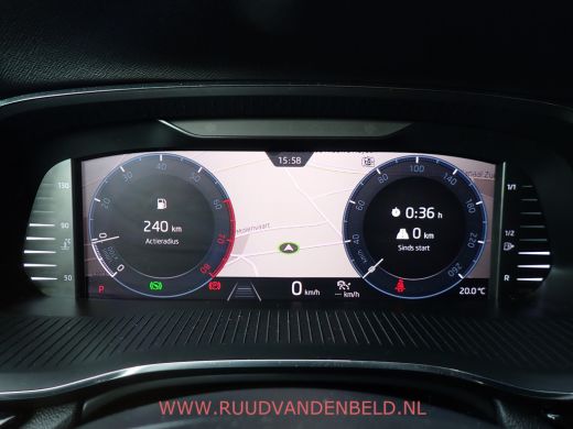 Skoda Octavia Combi 1.5 e-TSI / ACC / CARPLAY / KEYLESS / CAMERA / SFEERVERLICHTING ActivLease financial lease